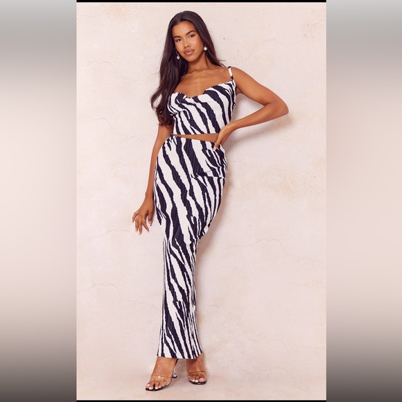 Elegant two pieces zebra set - Picture 1 of 1